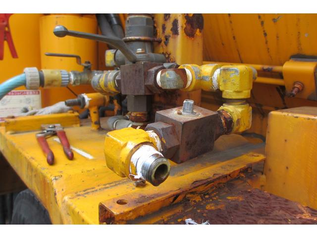 エルフトラック 吸引車 バキューム 清掃車 汚泥吸引車 高圧洗浄車 トランスモービル TM-02KVJP 0610030 WOMA 552-P35 22Mpa 103L/min ステンレス(タンク ハッチ 鏡)(5枚目)