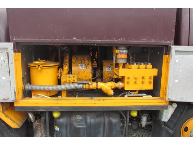 エルフトラック 吸引車 バキューム 清掃車 汚泥吸引車 高圧洗浄車 トランスモービル TM-02KVJP 0610030 WOMA 552-P35 22Mpa 103L/min ステンレス(タンク ハッチ 鏡)(10枚目)