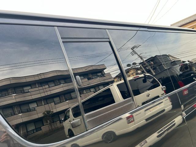 ハイエースバン ロングスーパーGL ディーゼル 4WD フロントバンパーガード デジタルミラー 100V電源 HDDナビ ETC2.0 ベットキット バックモニター WエアバックWエアコン シートカバー リアシートベルト(14枚目)