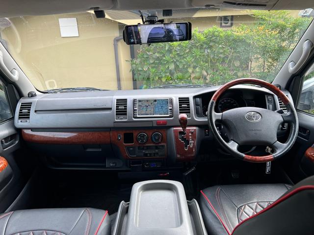 ハイエースバン ロングスーパーGL ディーゼル 4WD フロントバンパーガード デジタルミラー 100V電源 HDDナビ ETC2.0 ベットキット バックモニター WエアバックWエアコン シートカバー リアシートベルト(15枚目)