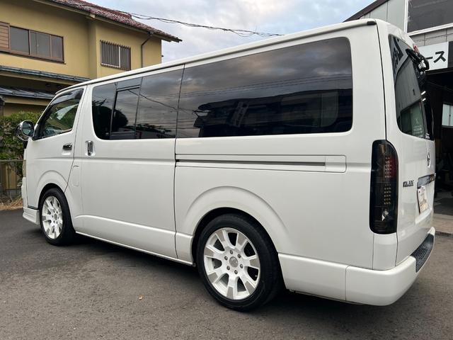 ハイエースバン ロングスーパーＧＬ　エセックス１８インチアルミ　新品１．５インチブロック　アルパインＨＤＤナビ　フルセグ　バックモニター　ＤＶＤ再生可能　ミュージックサーバー　１００Ｖ電源　リアシートベルト　シートカバー　ベットキット（11枚目）