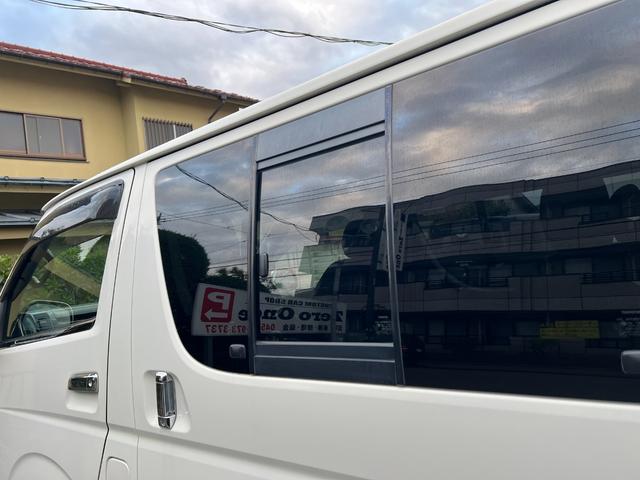 ハイエースバン ロングスーパーＧＬ　エセックス１８インチアルミ　新品１．５インチブロック　アルパインＨＤＤナビ　フルセグ　バックモニター　ＤＶＤ再生可能　ミュージックサーバー　１００Ｖ電源　リアシートベルト　シートカバー　ベットキット（16枚目）