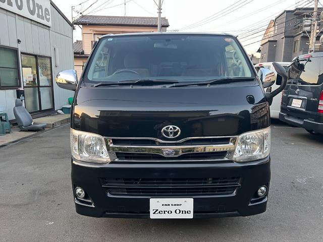 ハイエースバン ロングスーパーGL 3型スーパーGL 209ブラック 社外アルミ KenwoodSDナビ フルセグ ブルートゥースオーディオ 100V電源 ベットキット付き オートエアコン ダブルエアコン(2枚目)