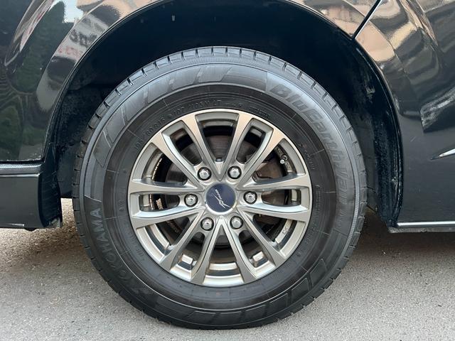 ハイエースバン ロングスーパーGL 3型スーパーGL 209ブラック 社外アルミ KenwoodSDナビ フルセグ ブルートゥースオーディオ 100V電源 ベットキット付き オートエアコン ダブルエアコン(12枚目)