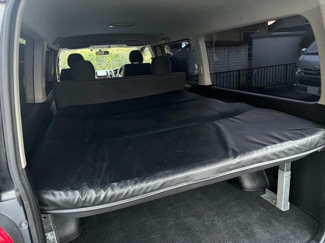 ハイエースバン ロングスーパーGL 3型スーパーGL 209ブラック 社外アルミ KenwoodSDナビ フルセグ ブルートゥースオーディオ 100V電源 ベットキット付き オートエアコン ダブルエアコン(19枚目)