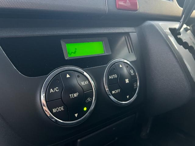 ハイエースバン ロングスーパーGL 3型スーパーGL 209ブラック 社外アルミ KenwoodSDナビ フルセグ ブルートゥースオーディオ 100V電源 ベットキット付き オートエアコン ダブルエアコン(21枚目)