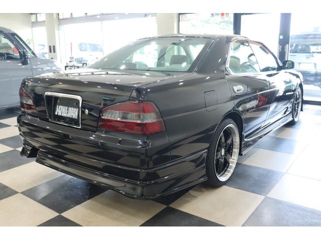 ローレル メダリスト　ＮＡＶＩエディション　新品１９ＡＷ　エアロ　ダウンサス　インナーブラック　色替車（19枚目）