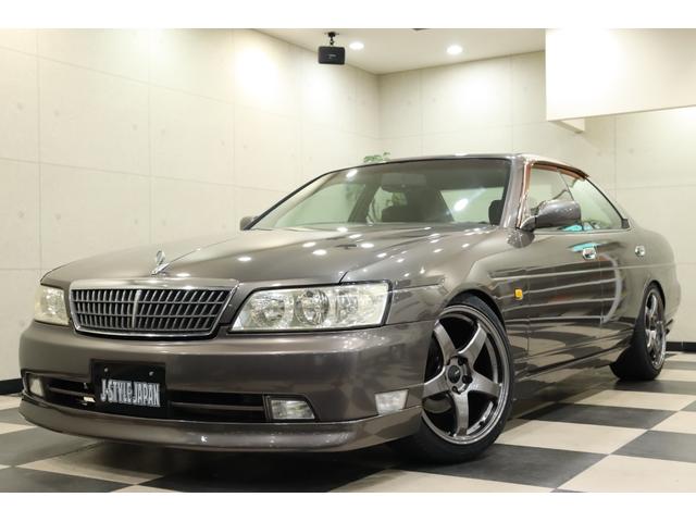 ローレル メダリストＧ　ＭＴ載せ替え／エンケイ新品１８ＡＷ／新品シートカバー／エアロ／車高調／社外マフラー／追加メーター／ナビ／ＥＴＣ／色替車（4枚目）