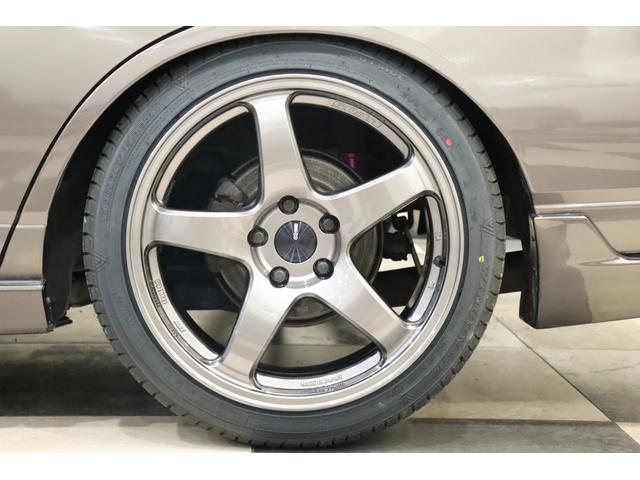 ローレル メダリストＧ　ＭＴ載せ替え／エンケイ新品１８ＡＷ／新品シートカバー／エアロ／車高調／社外マフラー／追加メーター／ナビ／ＥＴＣ／色替車（23枚目）