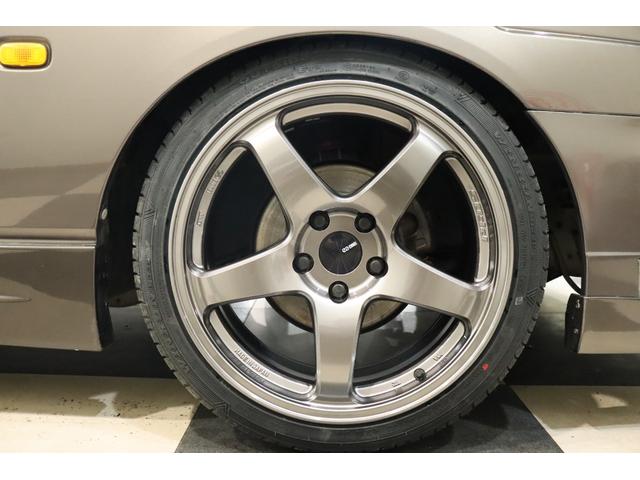 ローレル メダリストＧ　ＭＴ載せ替え／エンケイ新品１８ＡＷ／新品シートカバー／エアロ／車高調／社外マフラー／追加メーター／ナビ／ＥＴＣ／色替車（24枚目）