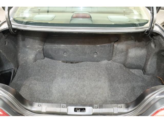 ローレル メダリストＧ　ＭＴ載せ替え／エンケイ新品１８ＡＷ／新品シートカバー／エアロ／車高調／社外マフラー／追加メーター／ナビ／ＥＴＣ／色替車（27枚目）