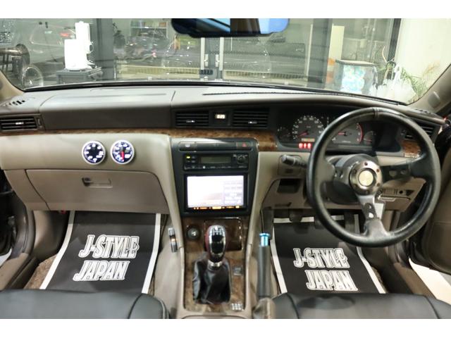 ローレル メダリストＧ　ＭＴ載せ替え／エンケイ新品１８ＡＷ／新品シートカバー／エアロ／車高調／社外マフラー／追加メーター／ナビ／ＥＴＣ／色替車（31枚目）