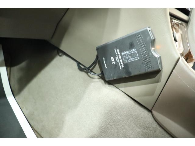 ローレル メダリストＧ　ＭＴ載せ替え／エンケイ新品１８ＡＷ／新品シートカバー／エアロ／車高調／社外マフラー／追加メーター／ナビ／ＥＴＣ／色替車（35枚目）