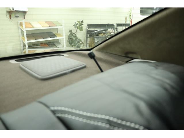 ローレル メダリストＧ　ＭＴ載せ替え／エンケイ新品１８ＡＷ／新品シートカバー／エアロ／車高調／社外マフラー／追加メーター／ナビ／ＥＴＣ／色替車（42枚目）