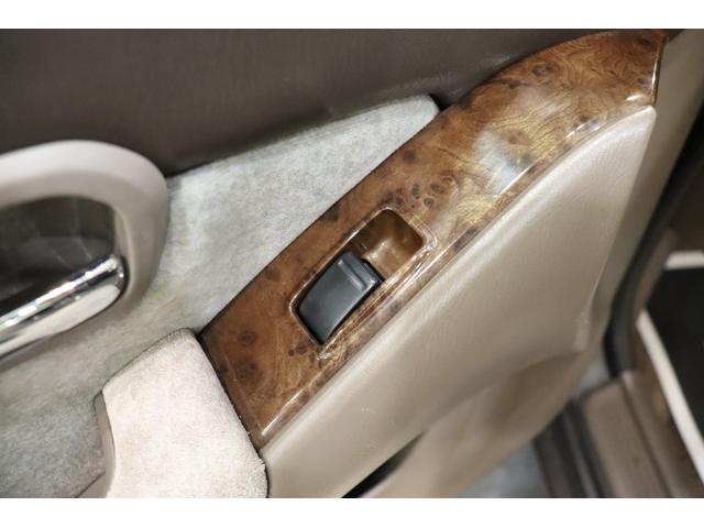 ローレル メダリストＧ　ＭＴ載せ替え／エンケイ新品１８ＡＷ／新品シートカバー／エアロ／車高調／社外マフラー／追加メーター／ナビ／ＥＴＣ／色替車（52枚目）