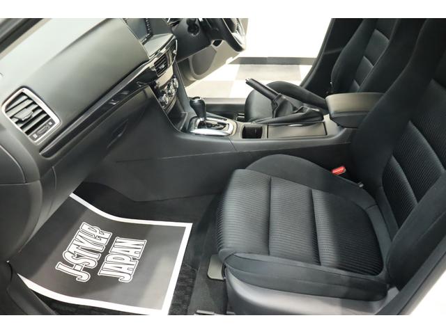 助手席でもゆったりくつろげる空間になっております☆ミ