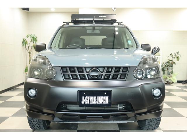 エクストレイル ２０Ｘｔｔ　４ＷＤ　新品１６ＡＷ　オープンカントリーＲ／Ｔ　リフトアップ　新品キャリア＆カーゴ　ヘッドライトインナーブラック　テールレンズキャンディー塗装　ナビ　ＥＴＣ　バックカメラ　ＨＩＤ　色替車（3枚目）