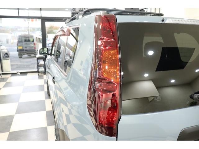 エクストレイル ２０Ｘｔｔ　４ＷＤ　新品１６ＡＷ　オープンカントリーＲ／Ｔ　リフトアップ　新品キャリア＆カーゴ　ヘッドライトインナーブラック　テールレンズキャンディー塗装　ナビ　ＥＴＣ　バックカメラ　ＨＩＤ　色替車（30枚目）