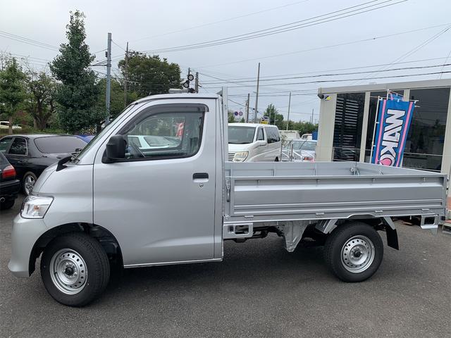 DX Xエディション キーレス パワーウィンドウ 登録済み未使用車 オートマ 800kg オートライト アイドリングストップ 衝突軽減 パワステ 3方開 マット バイザー(4枚目)