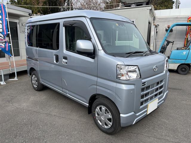 クルーズターボ ターボ 届出済み未使用車 マットバイザー パワーウインドウ プッシュスタート スマートキー Aライト アイドリングストップ 衝突軽減機能 バックソナー フルフラット 分割式リアシート オートハイビーム(7枚目)