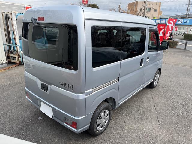クルーズターボ ターボ 届出済み未使用車 マットバイザー パワーウインドウ プッシュスタート スマートキー Aライト アイドリングストップ 衝突軽減機能 バックソナー フルフラット 分割式リアシート オートハイビーム(9枚目)