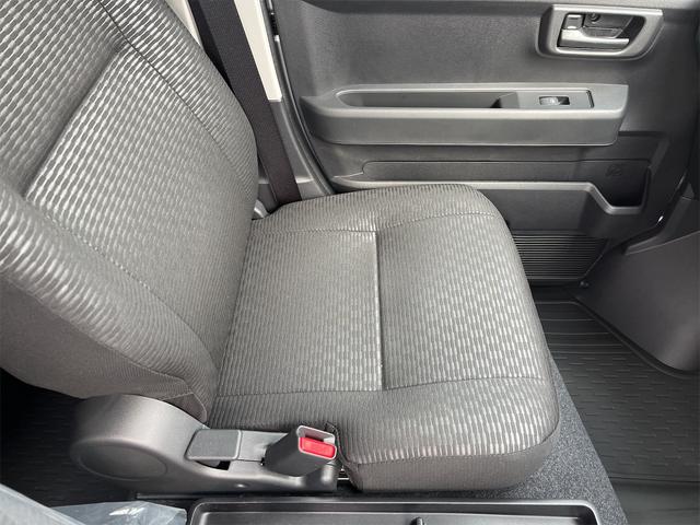 クルーズターボ ターボ 届出済み未使用車 マットバイザー パワーウインドウ プッシュスタート スマートキー Aライト アイドリングストップ 衝突軽減機能 バックソナー フルフラット 分割式リアシート オートハイビーム(17枚目)