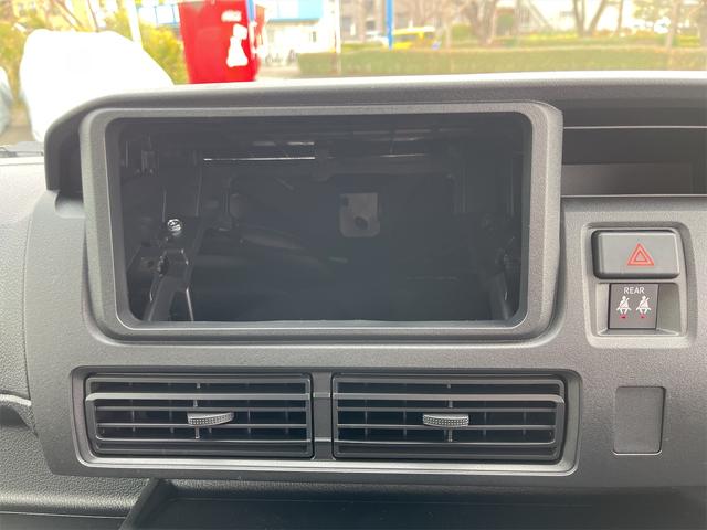 クルーズターボ ターボ 届出済み未使用車 マットバイザー パワーウインドウ プッシュスタート スマートキー Aライト アイドリングストップ 衝突軽減機能 バックソナー フルフラット 分割式リアシート オートハイビーム(19枚目)