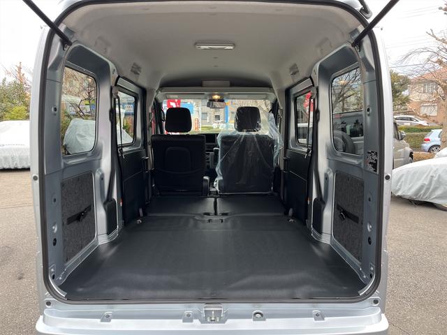 クルーズターボ ターボ 届出済み未使用車 マットバイザー パワーウインドウ プッシュスタート スマートキー Aライト アイドリングストップ 衝突軽減機能 バックソナー フルフラット 分割式リアシート オートハイビーム(40枚目)