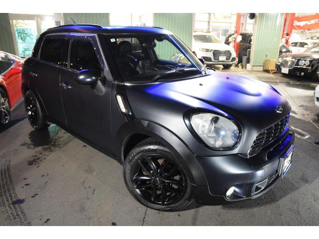 MINI クーパーSD クロスオーバー ブラックナイト 140台限定車 艶消しブラック 黒本革 右ハンドル 新品アンドロイドナビ キーレス アンビエントライト 純正17AW ETC バックカメラ(15枚目)