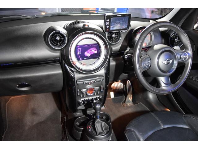 MINI クーパーSD クロスオーバー ブラックナイト 140台限定車 艶消しブラック 黒本革 右ハンドル 新品アンドロイドナビ キーレス アンビエントライト 純正17AW ETC バックカメラ(18枚目)