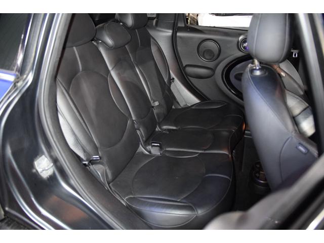 MINI クーパーSD クロスオーバー ブラックナイト 140台限定車 艶消しブラック 黒本革 右ハンドル 新品アンドロイドナビ キーレス アンビエントライト 純正17AW ETC バックカメラ(25枚目)