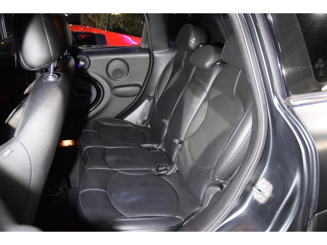 MINI クーパーSD クロスオーバー ブラックナイト 140台限定車 艶消しブラック 黒本革 右ハンドル 新品アンドロイドナビ キーレス アンビエントライト 純正17AW ETC バックカメラ(29枚目)