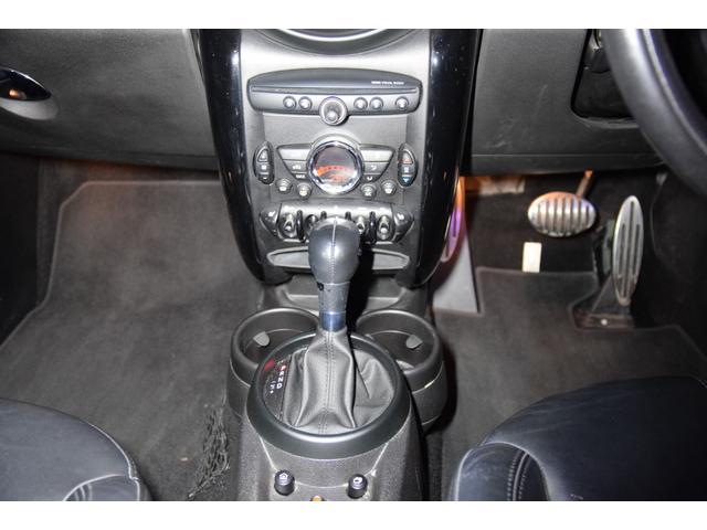 MINI クーパーSD クロスオーバー ブラックナイト 140台限定車 艶消しブラック 黒本革 右ハンドル 新品アンドロイドナビ キーレス アンビエントライト 純正17AW ETC バックカメラ(31枚目)