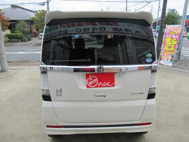 Ｎ－ＢＯＸカスタム Ｇ　ターボＳＳパッケージ　特別仕様車　ターボ　両側電動スライドドア　あんしんパッケージ　純正ナビ　バックカメラ　ＥＴＣ　　スマートキー　ＨＩＤヘッド　１０．１インチリアフリップダウンモニター（3枚目）