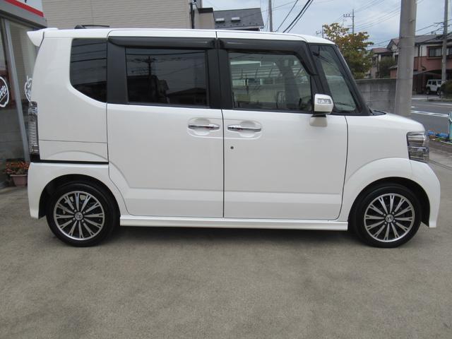 Ｎ－ＢＯＸカスタム Ｇ　ターボＳＳパッケージ　特別仕様車　ターボ　両側電動スライドドア　あんしんパッケージ　純正ナビ　バックカメラ　ＥＴＣ　　スマートキー　ＨＩＤヘッド　１０．１インチリアフリップダウンモニター（4枚目）