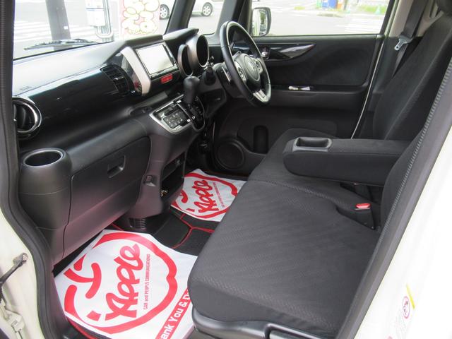 Ｎ－ＢＯＸカスタム Ｇ　ターボＳＳパッケージ　特別仕様車　ターボ　両側電動スライドドア　あんしんパッケージ　純正ナビ　バックカメラ　ＥＴＣ　　スマートキー　ＨＩＤヘッド　１０．１インチリアフリップダウンモニター（13枚目）