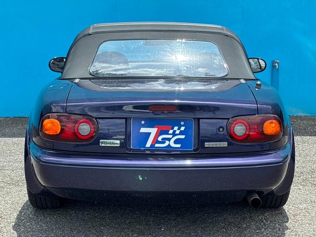 ユーノスロードスター スペシャルパッケージ　幌交換済み／Ｔベルト交換済み／色替え車両／ＥＮＫＥＩアルミ１５インチ／ウッドステアリング／幌オープン／パワーウィンドウ／パワステ／エアコン／ＴＥＩＮ車高調／修復歴無し／（21枚目）