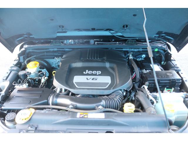 ジープ・ラングラーアンリミテッド サハラ　ワンオーナー／正規輸入車／リフトアップ／ＴＥＲＡＦＲＥＸフロントバンパー／ＸＴＲＥＭＥ－Ｊ１７インチアルミホイール／カロッツェリアナビ／フルセグＴＶ／クルーズコントロール／サイドステップ／ＥＴＣ／（20枚目）
