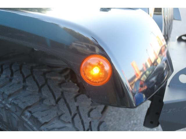 ジープ・ラングラーアンリミテッド サハラ　ワンオーナー／正規輸入車／リフトアップ／ＴＥＲＡＦＲＥＸフロントバンパー／ＸＴＲＥＭＥ－Ｊ１７インチアルミホイール／カロッツェリアナビ／フルセグＴＶ／クルーズコントロール／サイドステップ／ＥＴＣ／（25枚目）