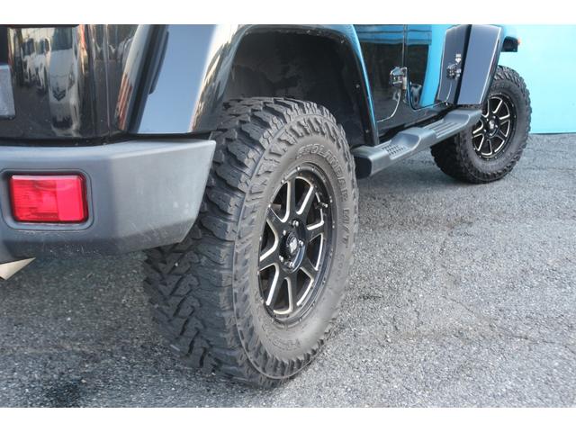 ジープ・ラングラーアンリミテッド サハラ　ワンオーナー／正規輸入車／リフトアップ／ＴＥＲＡＦＲＥＸフロントバンパー／ＸＴＲＥＭＥ－Ｊ１７インチアルミホイール／カロッツェリアナビ／フルセグＴＶ／クルーズコントロール／サイドステップ／ＥＴＣ／（28枚目）