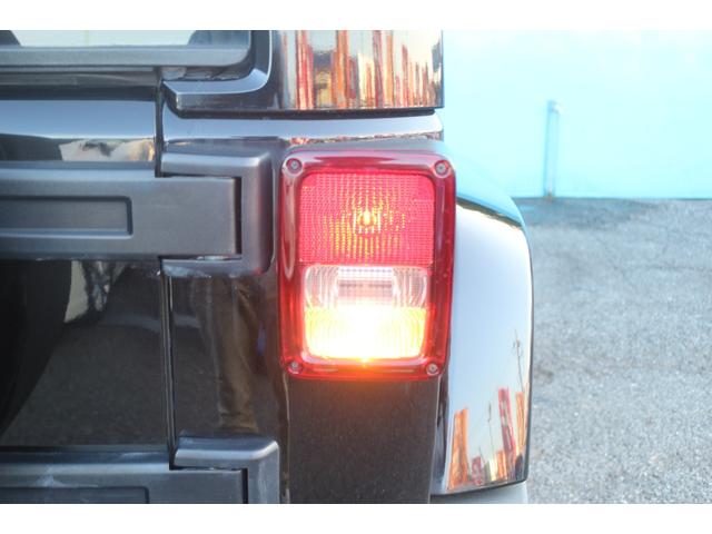 ジープ・ラングラーアンリミテッド サハラ　ワンオーナー／正規輸入車／リフトアップ／ＴＥＲＡＦＲＥＸフロントバンパー／ＸＴＲＥＭＥ－Ｊ１７インチアルミホイール／カロッツェリアナビ／フルセグＴＶ／クルーズコントロール／サイドステップ／ＥＴＣ／（33枚目）