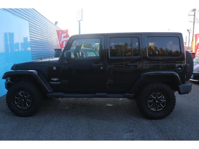 ジープ・ラングラーアンリミテッド サハラ　ワンオーナー／正規輸入車／リフトアップ／ＴＥＲＡＦＲＥＸフロントバンパー／ＸＴＲＥＭＥ－Ｊ１７インチアルミホイール／カロッツェリアナビ／フルセグＴＶ／クルーズコントロール／サイドステップ／ＥＴＣ／（34枚目）