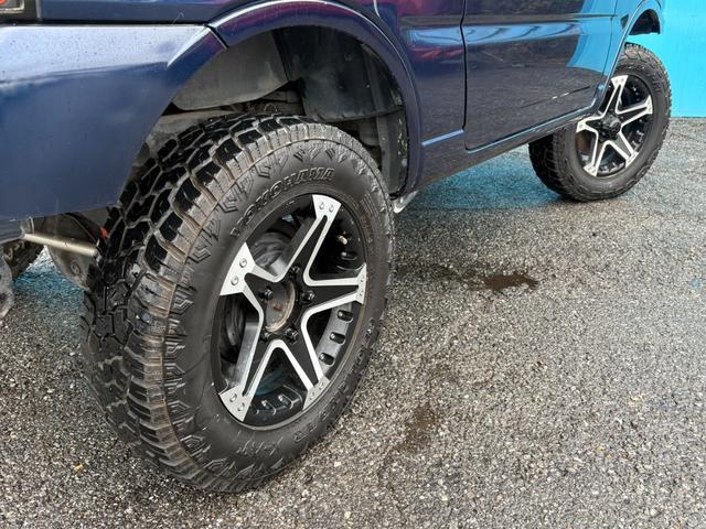ジムニー ランドベンチャー 5速MT/リフトアップ/4WD/社外マフラー/社外エアクリ/9インチディスプレイオーディオ/シートヒーター/社外ステアリング/キーレス/電動格納ミラー/LEDヘッドライト/(20枚目)