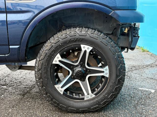 ジムニー ランドベンチャー 5速MT/リフトアップ/4WD/社外マフラー/社外エアクリ/9インチディスプレイオーディオ/シートヒーター/社外ステアリング/キーレス/電動格納ミラー/LEDヘッドライト/(29枚目)