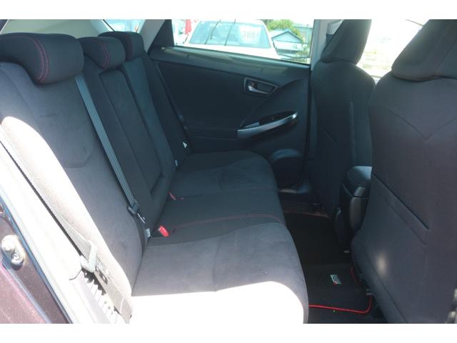 プリウス Sツーリングセレクション・G’s フジツボ4本出しマフラー/ルーフエンドスポイラー/リアスポイラー/Gs18インチアルミ/SDナビ/バックカメラ/ステアリングリモコン/フルセグ/Gsエアロ/ETC/スマートキー/HIDヘッドライト/(8枚目)