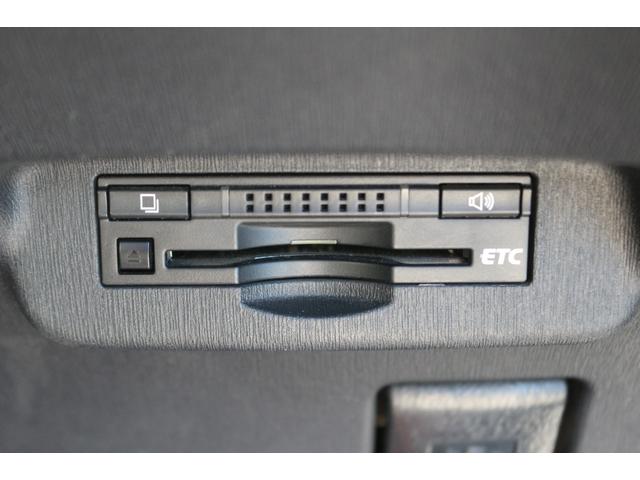 プリウス Sツーリングセレクション・G’s フジツボ4本出しマフラー/ルーフエンドスポイラー/リアスポイラー/Gs18インチアルミ/SDナビ/バックカメラ/ステアリングリモコン/フルセグ/Gsエアロ/ETC/スマートキー/HIDヘッドライト/(12枚目)