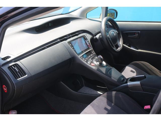 プリウス Sツーリングセレクション・G’s フジツボ4本出しマフラー/ルーフエンドスポイラー/リアスポイラー/Gs18インチアルミ/SDナビ/バックカメラ/ステアリングリモコン/フルセグ/Gsエアロ/ETC/スマートキー/HIDヘッドライト/(39枚目)