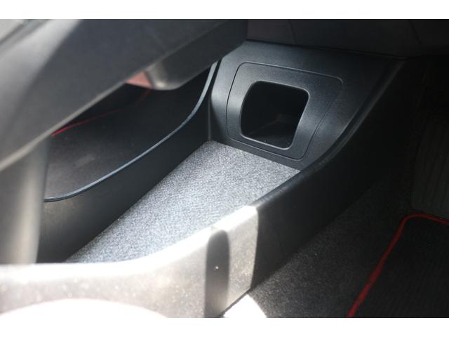 プリウス Sツーリングセレクション・G’s フジツボ4本出しマフラー/ルーフエンドスポイラー/リアスポイラー/Gs18インチアルミ/SDナビ/バックカメラ/ステアリングリモコン/フルセグ/Gsエアロ/ETC/スマートキー/HIDヘッドライト/(58枚目)