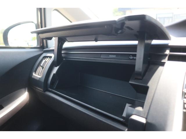 プリウス Sツーリングセレクション・G’s フジツボ4本出しマフラー/ルーフエンドスポイラー/リアスポイラー/Gs18インチアルミ/SDナビ/バックカメラ/ステアリングリモコン/フルセグ/Gsエアロ/ETC/スマートキー/HIDヘッドライト/(63枚目)