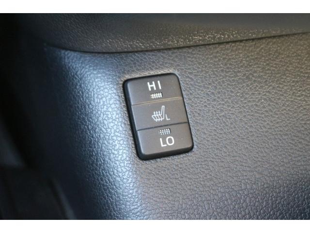 TOYOTA PRIUS A TOURING SELECTION